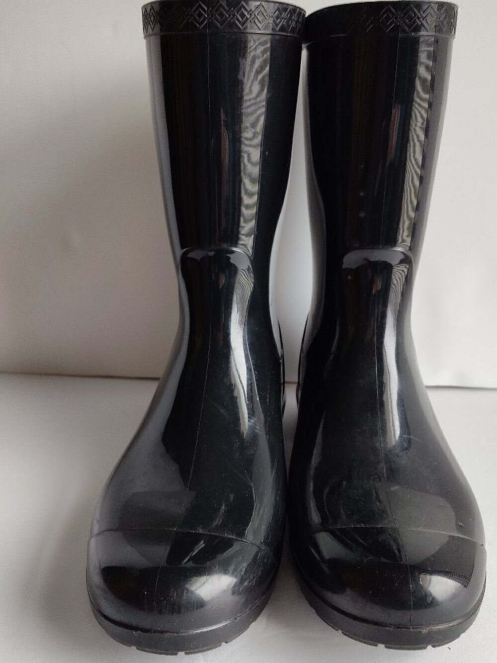 Ladies SZ 8 Ugg Black Sienna Rain Boots
